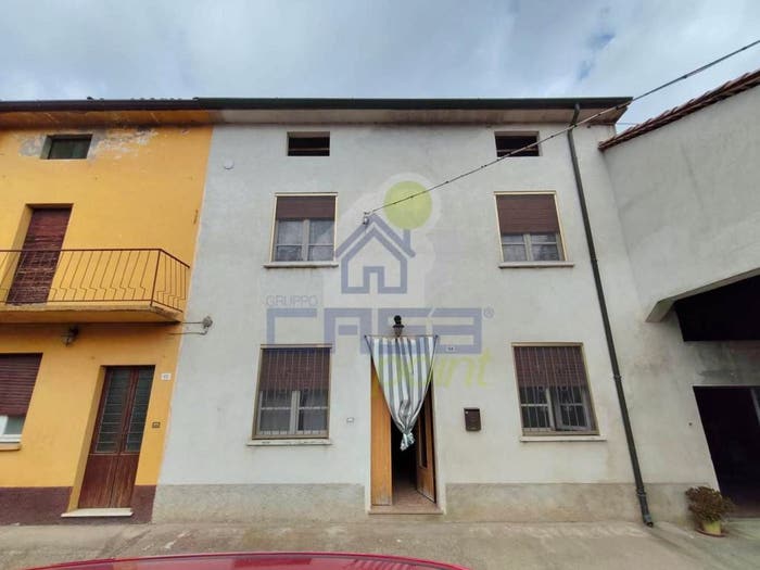 Casa quadrilocale in vendita in Via Bruzzelle, Caselle Landi