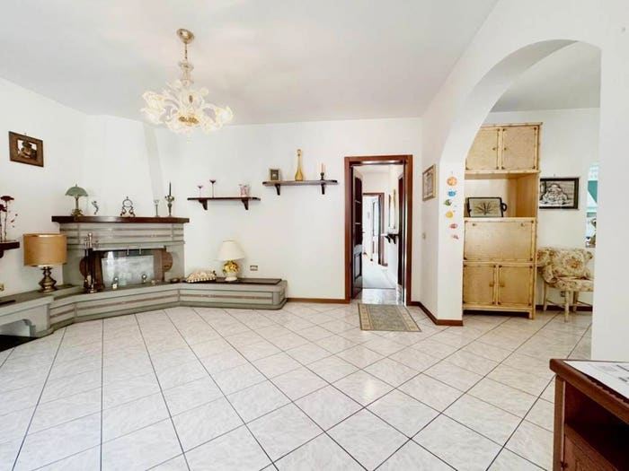 Appartamento con 6 locali in vendita in Fornaci Di Barga, Barga