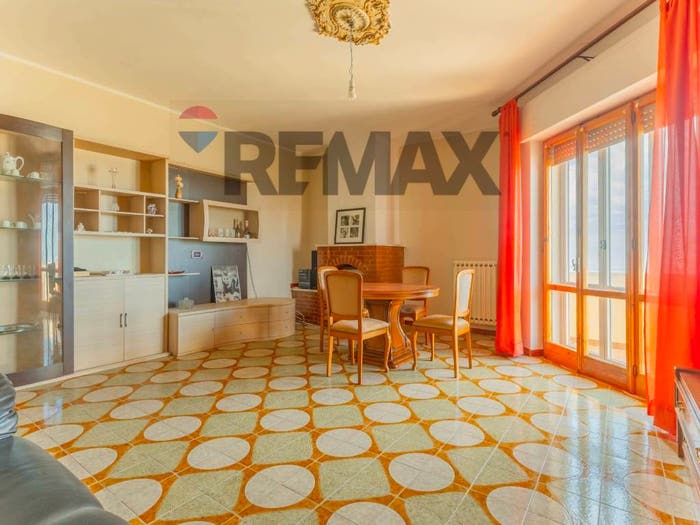 Appartamento con 6 locali in vendita in Via Guicciardini, Centro, Mottola