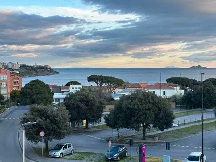 Appartamento con 5 locali in vendita in Via Salivoli, Centro, Piombino