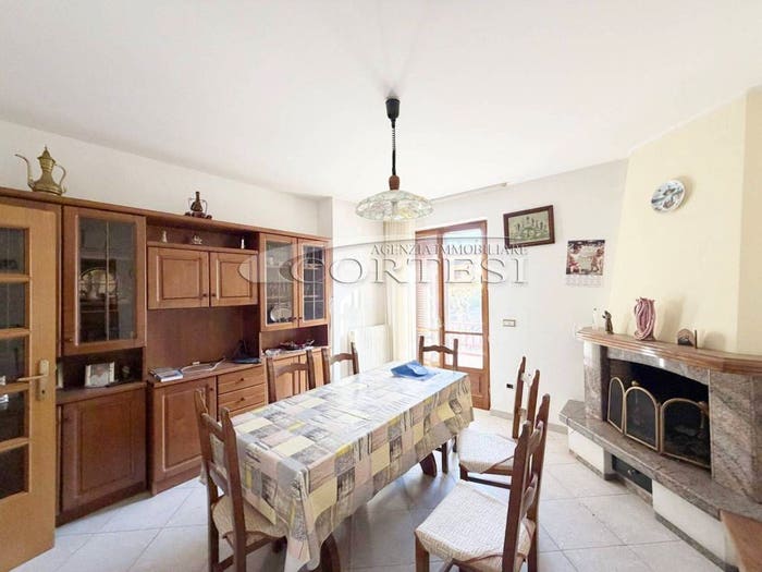 Appartamento con 5 locali in vendita in via roma, Pistrino, Citerna