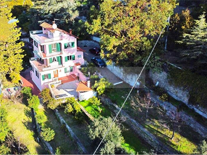 Casa con 6 locali in vendita in Via Conca Verde, Due Strade, Bordighera