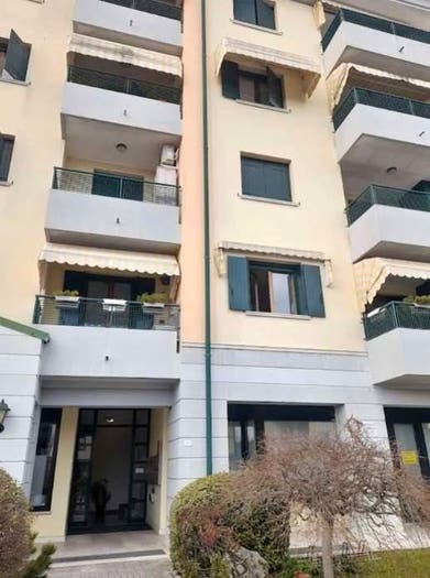 Appartamento quadrilocale in vendita in Via vallada, Centro, Porcia