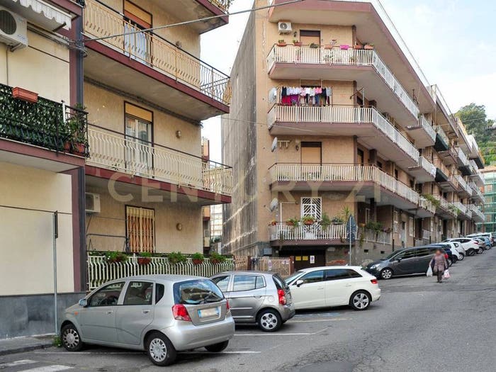 Appartamento quadrilocale in vendita in Viale delle Olimpiadi, Centro, Aci Catena