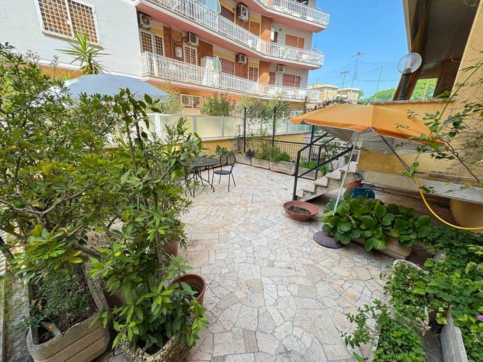 Appartamento con 5 locali in vendita in Via Santa Bernadette, Baldo degli Ubaldi, Roma
