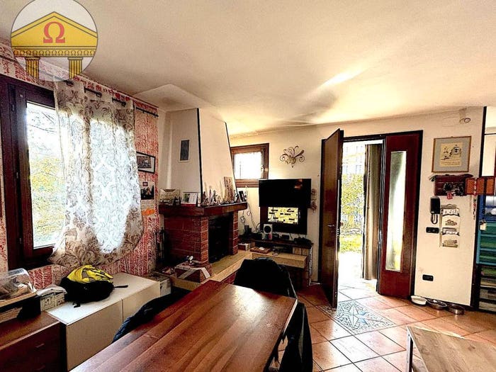 Casa con 6 locali in vendita in Centro, Nervesa della Battaglia