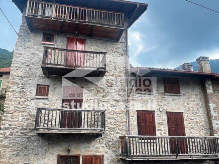 Appartamento trilocale in vendita in Rogno