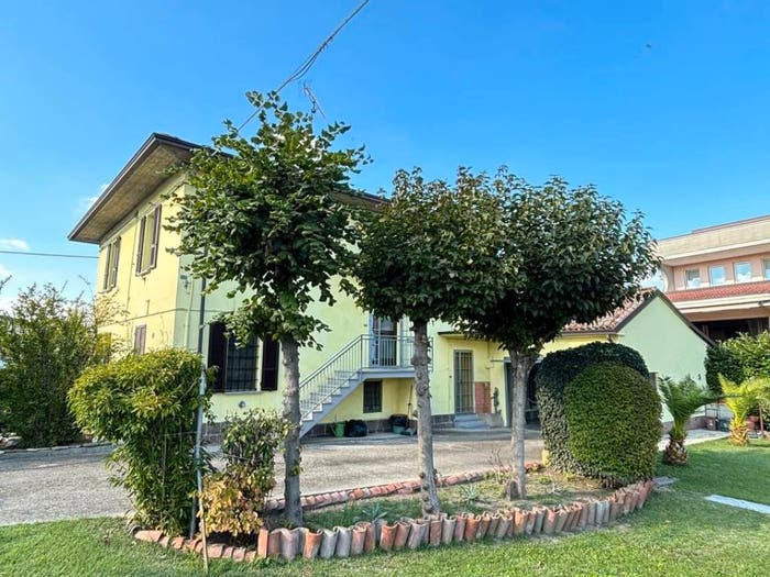 Casa con 6 locali in vendita in Via Emilia, Roveleto, Cadeo