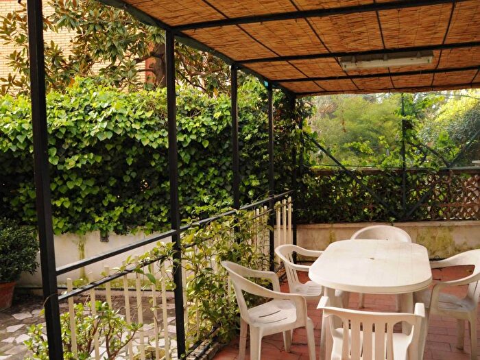 Appartamento quadrilocale in vendita in Via Girolamo Dandini, San Saba Caracalla, Roma