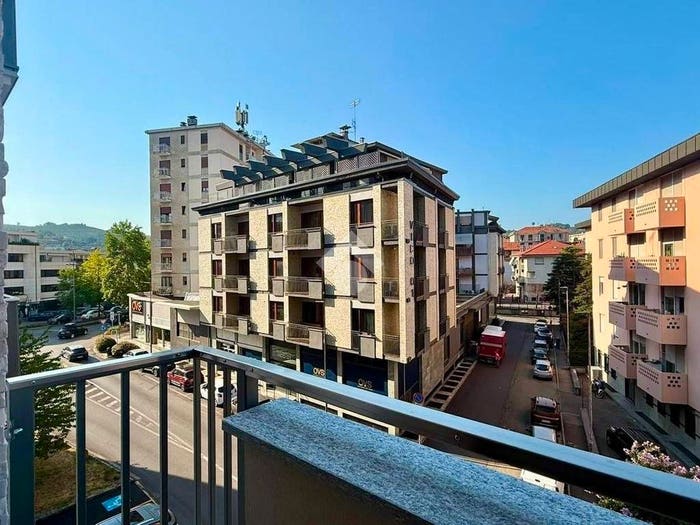 Appartamento con 5 locali in vendita in Viale Giovanni Vico, Corso Langhe Moretta Corso Cortemilia, Alba