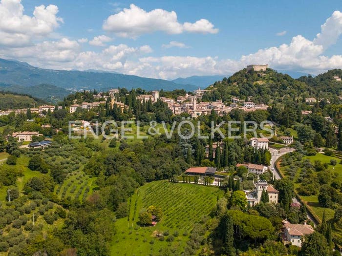 Casa con 6 locali in vendita in Via San Vettore, Centro, Maser