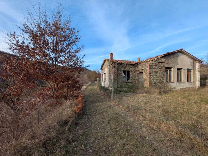 Casa quadrilocale in vendita in Località Santa Maria di Burano, Gubbio