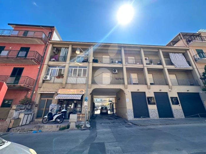 Appartamento quadrilocale in vendita in Via Villagrazia, Villagrazia, Palermo