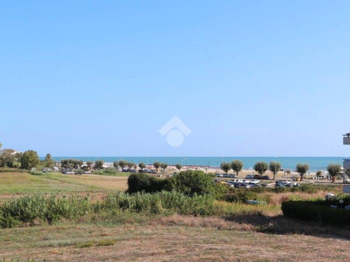 Appartamento trilocale in vendita in Via ischia, Villa Rosa, Martinsicuro