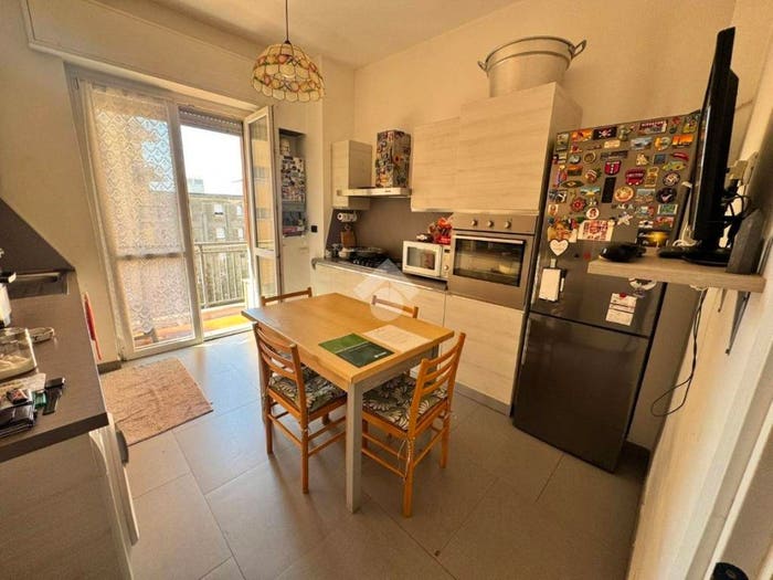 Appartamento quadrilocale in vendita in Via Vittorio Battaglini, Sampierdarena, Genova