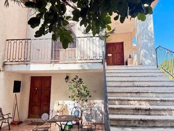 Casa con 6 locali in vendita in Via Piemonte SNC, Santa Maria, Olbia