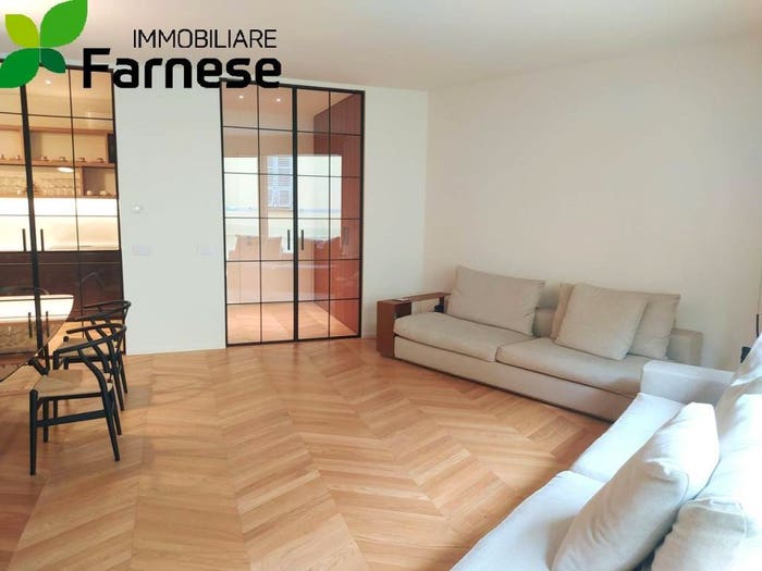 Appartamento trilocale in vendita in Via Camillo Benso Cavour, Centro Storico, Piacenza