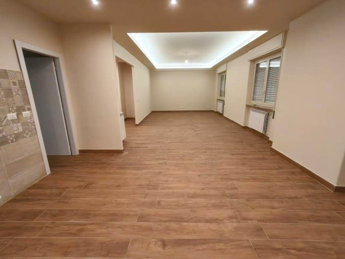 Appartamento con 6 locali in vendita in Via Fratelli Cairoli, Centro, Giarre