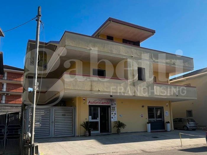Appartamento quadrilocale in vendita in Via Enrico De Nicola, Calvi Risorta