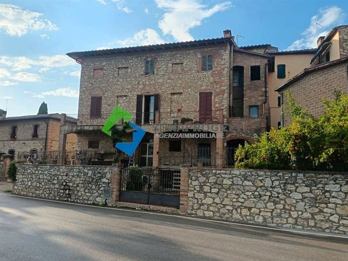 Casa con 6 locali in vendita in Via Elia Mazzei, Centro, Castelnuovo Berardenga