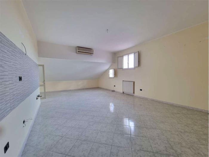 Appartamento con 6 locali in vendita in Viale Magna Grecia, Fortuna Corvo, Catanzaro