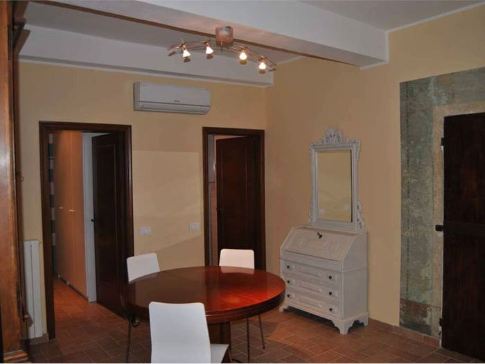 Appartamento trilocale in affitto in VIA BALUGOLA, Centro Storico, Modena