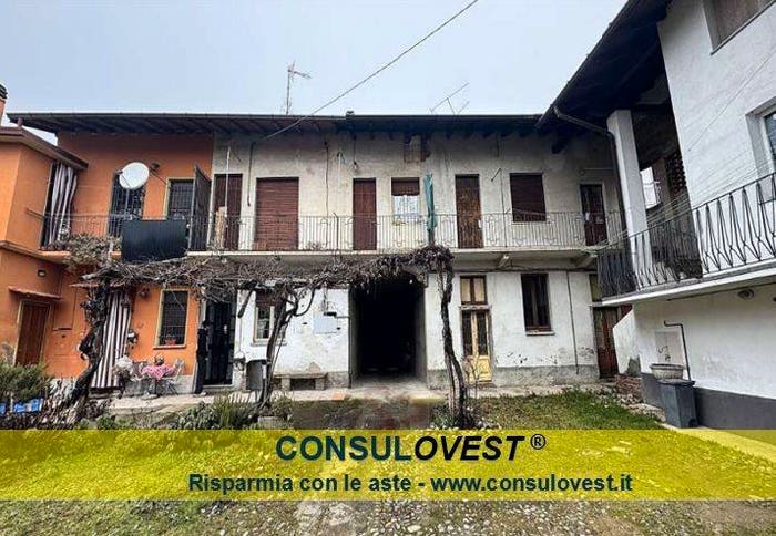 Appartamento trilocale in vendita in Vicolo dei Romani, Casorate Sempione