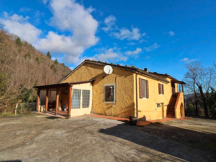 Casa trilocale in vendita in Via Lago di Ponte, Tredozio