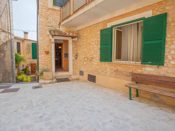 Appartamento trilocale in vendita in Piazza Vittorio Emanuele II, Centro, Cottanello