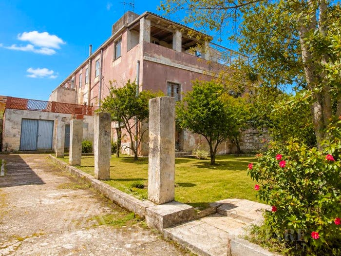 Appartamento con 6 locali in vendita in Via Palmiro Togliatti, Ossi