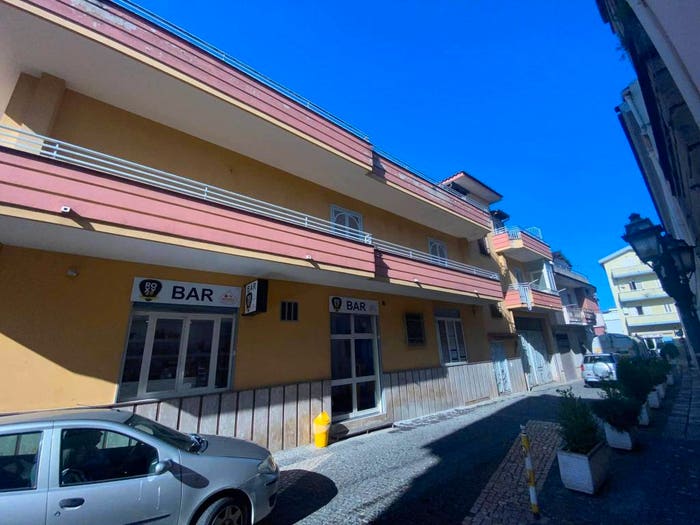 Casa con 6 locali in vendita in Via Chiesa, Villa Literno