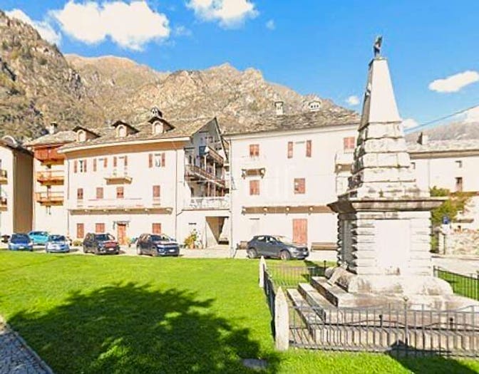 Casa con 6 locali in vendita in Via Capoluogo, Issime