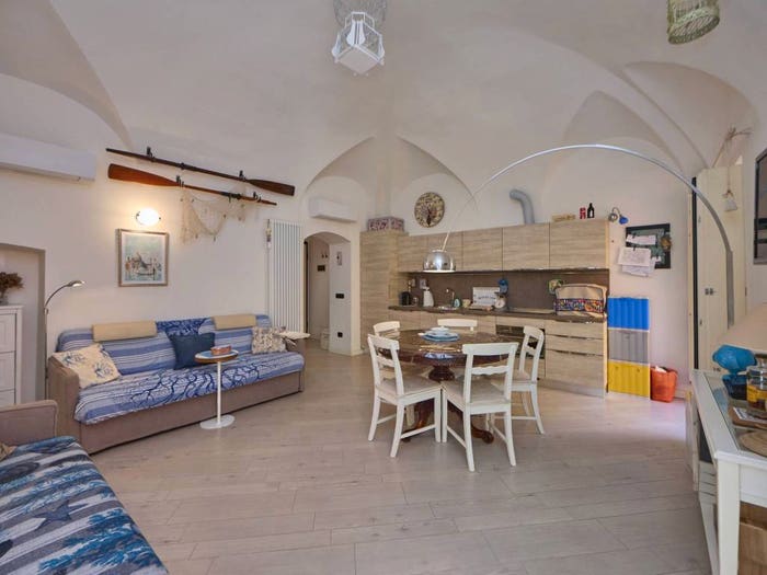 Appartamento bilocale in vendita in Via Maggio, Centro, Ceriale