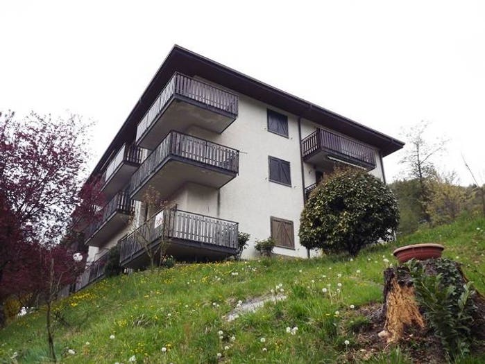 Appartamento trilocale in vendita in Via dei Ciliegi, Cornalba