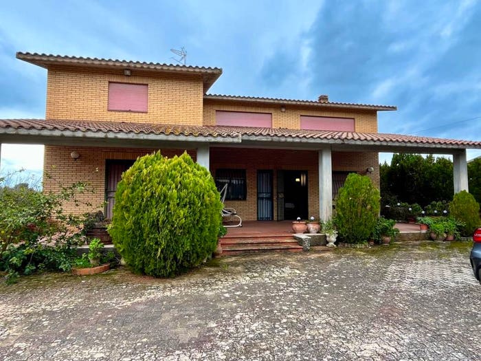Casa con 6 locali in vendita in Via Andromeda, Caltagirone