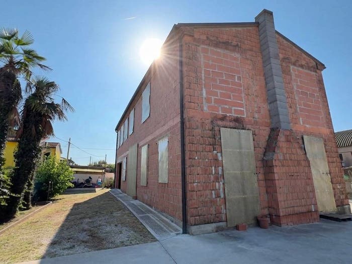 Casa quadrilocale in vendita in VIA MADONNETTA, Centro, Ospedaletto Euganeo