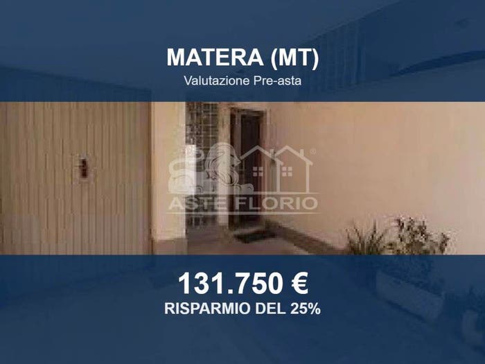 Appartamento con 6 locali in vendita in Via Francesco Conte, Centro, Matera