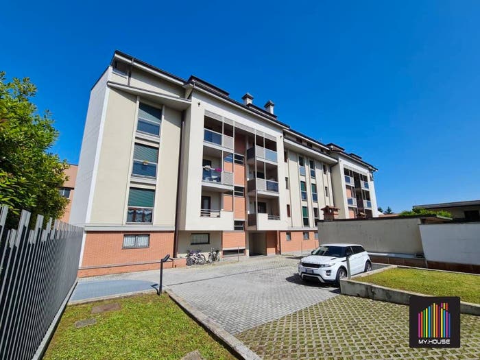 Appartamento trilocale in vendita in Via del Lavoro, Cascinetta, Gallarate