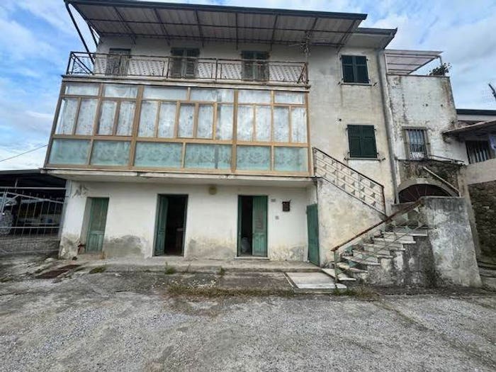 Casa con 6 locali in vendita in Colombiera Molicciara, Castelnuovo Magra