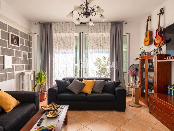 Appartamento trilocale in vendita in Via Mons Saccani, Centro, Cadelbosco di Sopra