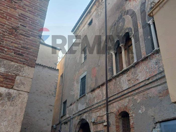 Appartamento trilocale in vendita in Centro, Minturno
