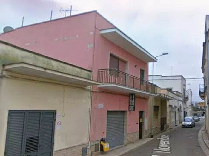 Appartamento con 6 locali in vendita in Via Iv Novembre, Caprarica di Lecce
