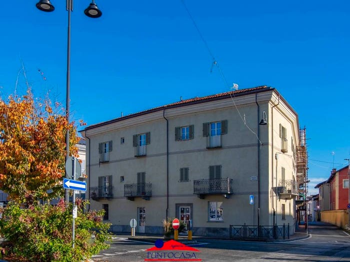 Appartamento quadrilocale in vendita in Via Risorgimento, Centro, Busca