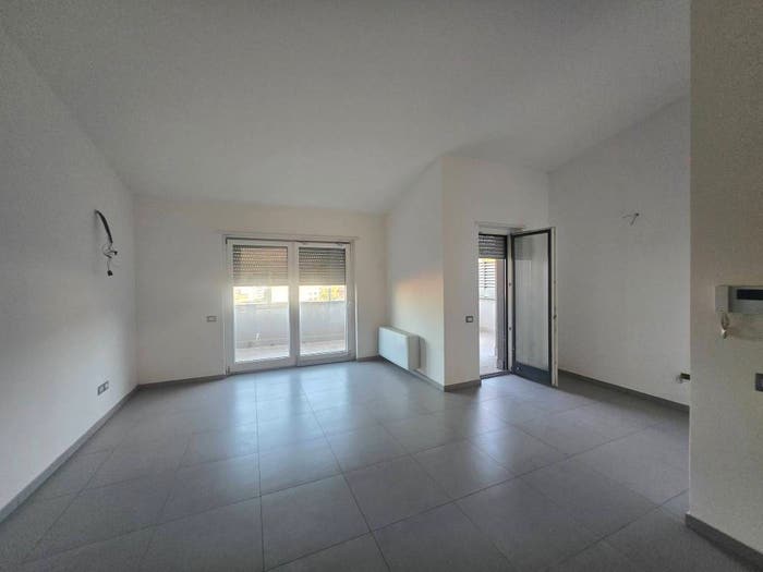 Casa con 5 locali in vendita in Via Ponti Rossi, Ponti Rossi, Napoli