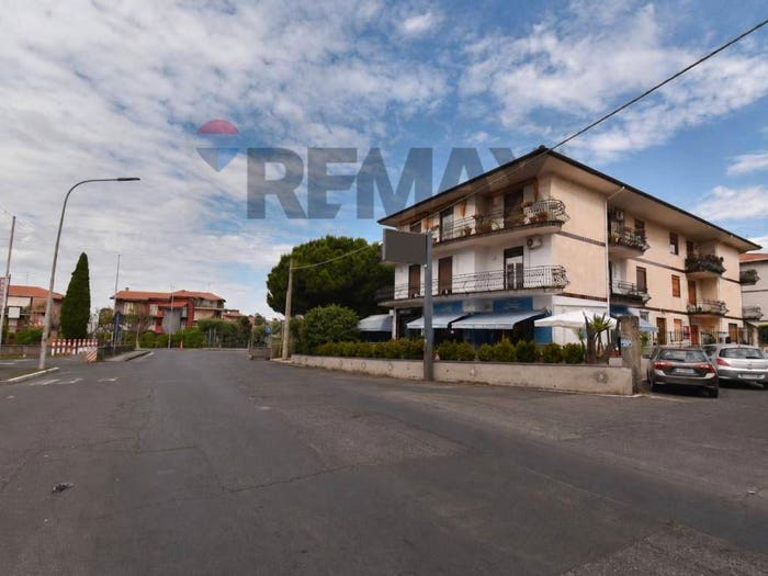Appartamento con 5 locali in vendita in Via Tremestieri, Centro, Mascalucia