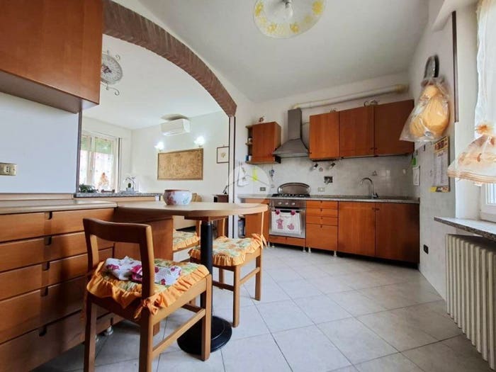 Casa con 5 locali in vendita in Via Franco Ferraris, Centro, Pizzale