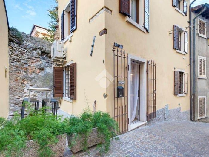 Casa quadrilocale in vendita in Vicolo Cieco porta, Centro, Lazise