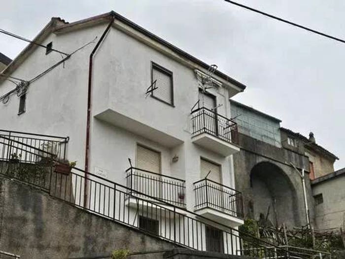 Appartamento bilocale in vendita in Via Benedetto Cairoli, Battaglia, Casaletto Spartano