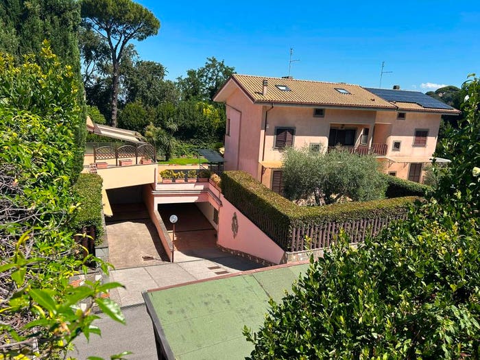 Casa quadrilocale in vendita in Viale John Fitzgerald Kennedy, Anagnina, Grottaferrata