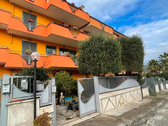 Casa trilocale in vendita in Via Sorbo, Valle di Maddaloni